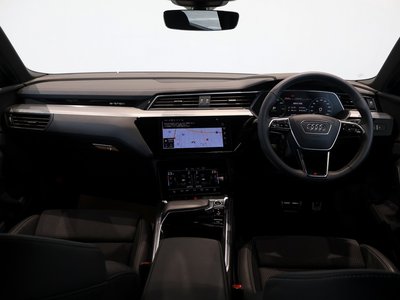 صورة مصغرة 30 لـ 2024 AUDI Q8 E-TRON