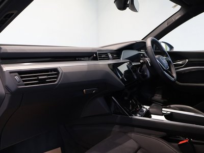صورة مصغرة 29 لـ 2024 AUDI Q8 E-TRON