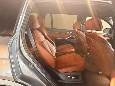 2025 BMW X7 thumbnail 32
