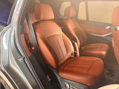 2025 BMW X7 thumbnail 33