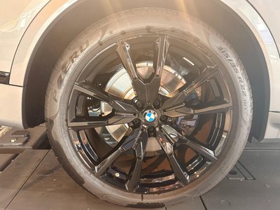 2025 BMW X7 thumbnail 35