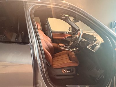2025 BMW X7 photo 13