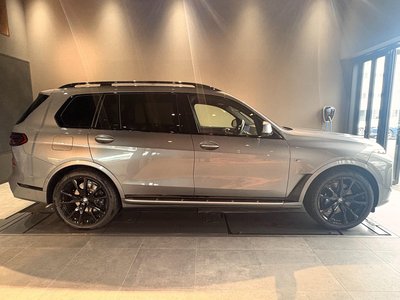 2025 BMW X7 photo 8