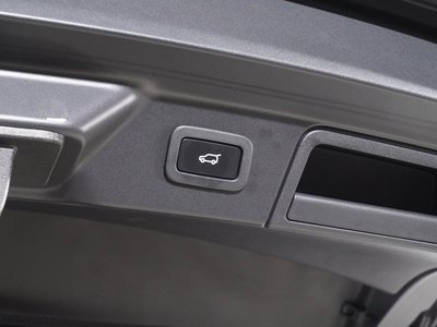 2022 LAND Rover RANGE ROVER VELAR thumbnail 38