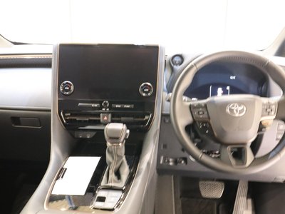 صورة 19 لـ 2025 Toyota ALPHARD