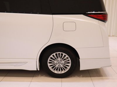 صورة 10 لـ 2025 Toyota ALPHARD