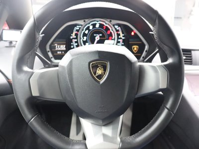 صورة 11 لـ 2012 Lamborghini AVENTADOR