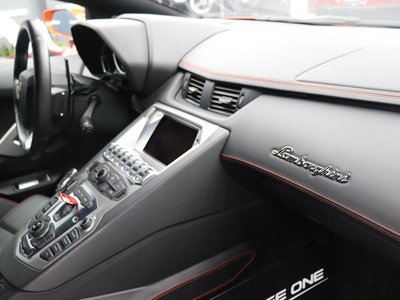 صورة 13 لـ 2012 Lamborghini AVENTADOR