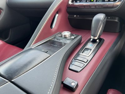 2017 Lexus LC 照片 30