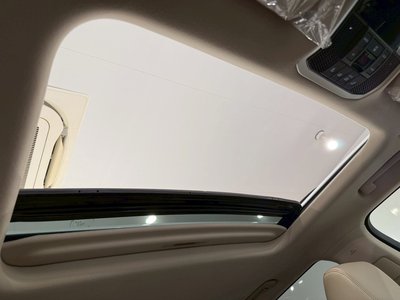 صورة 74 لـ 2025 Toyota LAND CRUISER 300