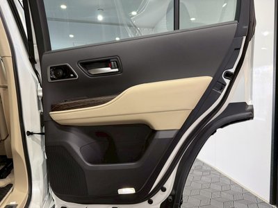 صورة 41 لـ 2025 Toyota LAND CRUISER 300