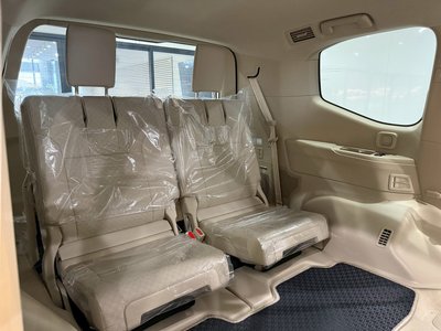 صورة 69 لـ 2025 Toyota LAND CRUISER 300