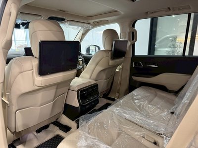 صورة 66 لـ 2025 Toyota LAND CRUISER 300