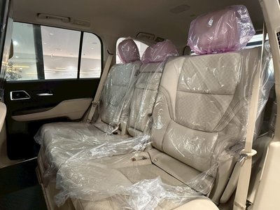 صورة 67 لـ 2025 Toyota LAND CRUISER 300