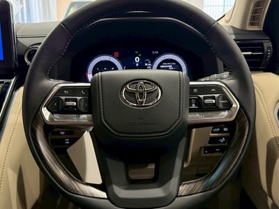 صورة 29 لـ 2025 Toyota LAND CRUISER 300