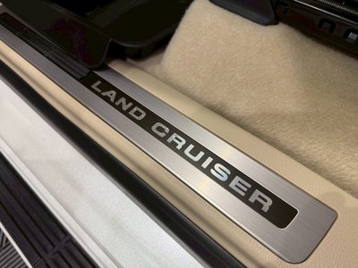 صورة 78 لـ 2025 Toyota LAND CRUISER 300