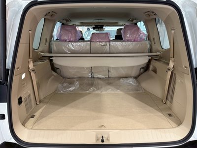 صورة 71 لـ 2025 Toyota LAND CRUISER 300