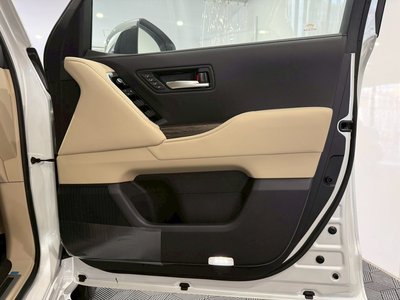 صورة 37 لـ 2025 Toyota LAND CRUISER 300