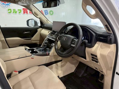 صورة 26 لـ 2025 Toyota LAND CRUISER 300