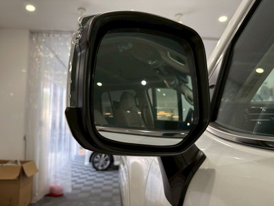 صورة 18 لـ 2025 Toyota LAND CRUISER 300