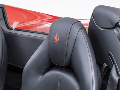 صورة 14 لـ 2021 Ferrari F8 SPIDER