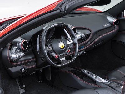 صورة 15 لـ 2021 Ferrari F8 SPIDER