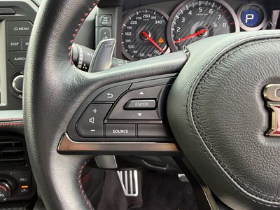 2017 Nissan GT-R — миниатюра 10
