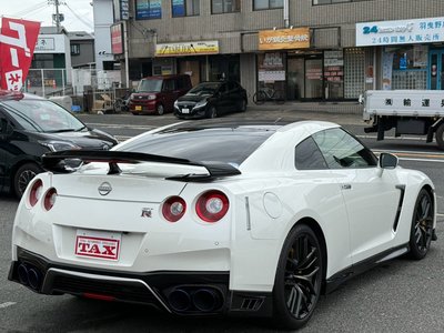 2017 Nissan GT-R — миниатюра 2