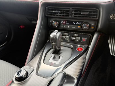 2017 Nissan GT-R — миниатюра 12