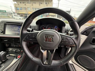 2017 Nissan GT-R — миниатюра 4