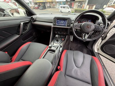 2017 Nissan GT-R — миниатюра 3
