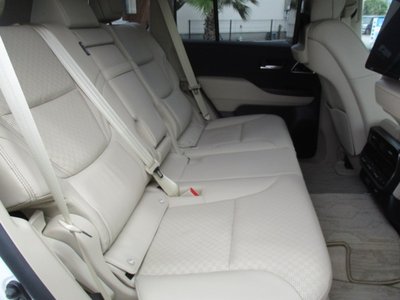 2025 Toyota LAND CRUISER 300 thumbnail 21