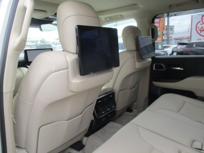2025 Toyota LAND CRUISER 300 thumbnail 26
