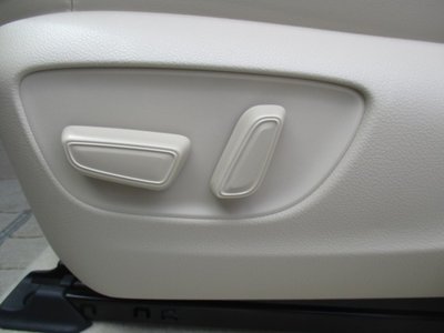 2025 Toyota LAND CRUISER 300 thumbnail 29