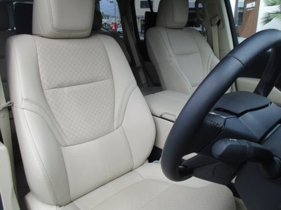 2025 Toyota LAND CRUISER 300 thumbnail 19