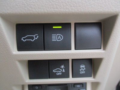 2025 Toyota LAND CRUISER 300 thumbnail 40