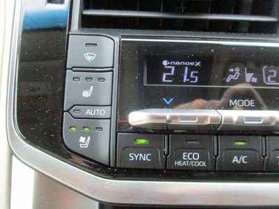 2025 Toyota LAND CRUISER 300 thumbnail 52