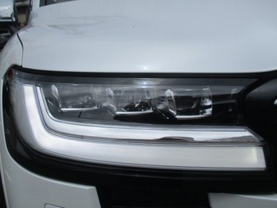 2025 Toyota LAND CRUISER 300 photo 5