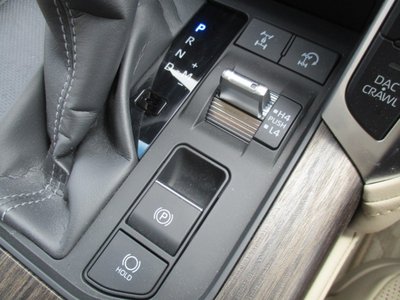 2025 Toyota LAND CRUISER 300 thumbnail 54