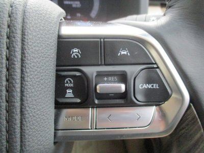 2025 Toyota LAND CRUISER 300 thumbnail 42