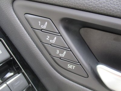 2025 Toyota LAND CRUISER 300 thumbnail 38