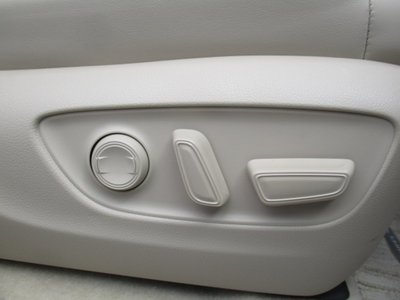 2025 Toyota LAND CRUISER 300 thumbnail 37