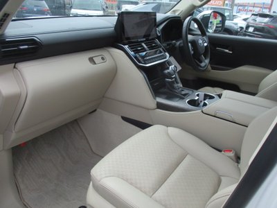 2025 Toyota LAND CRUISER 300 thumbnail 28