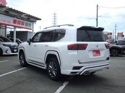 2025 Toyota LAND CRUISER 300 photo 12