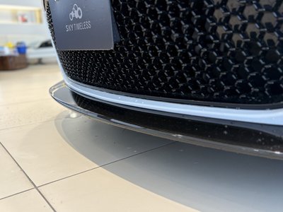 2019 Aston Martin DBS SUPERLEGGERA — фото 27