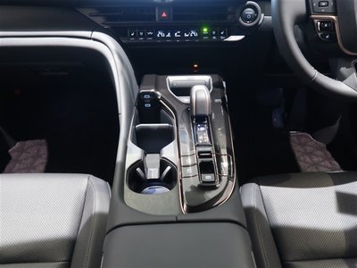 صورة 23 لـ 2024 Toyota CROWN SPORT