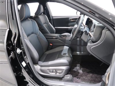 صورة 17 لـ 2024 Toyota CROWN SPORT