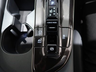 صورة 29 لـ 2024 Toyota CROWN SPORT