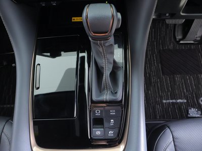 2023 Toyota ALPHARD — фото 25