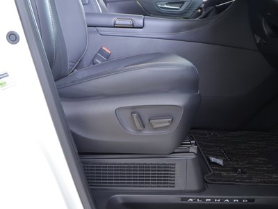 2023 Toyota ALPHARD — фото 36